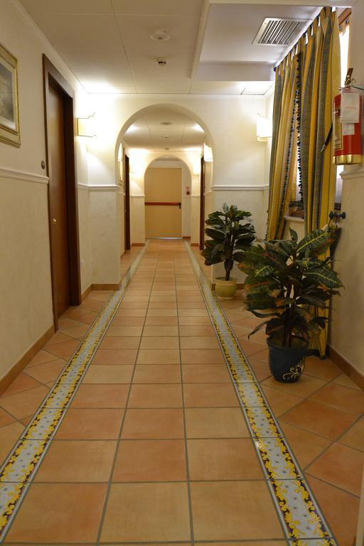 Hotel Villa Luigi Villa Rosa Di Martinsicuro Esterno foto